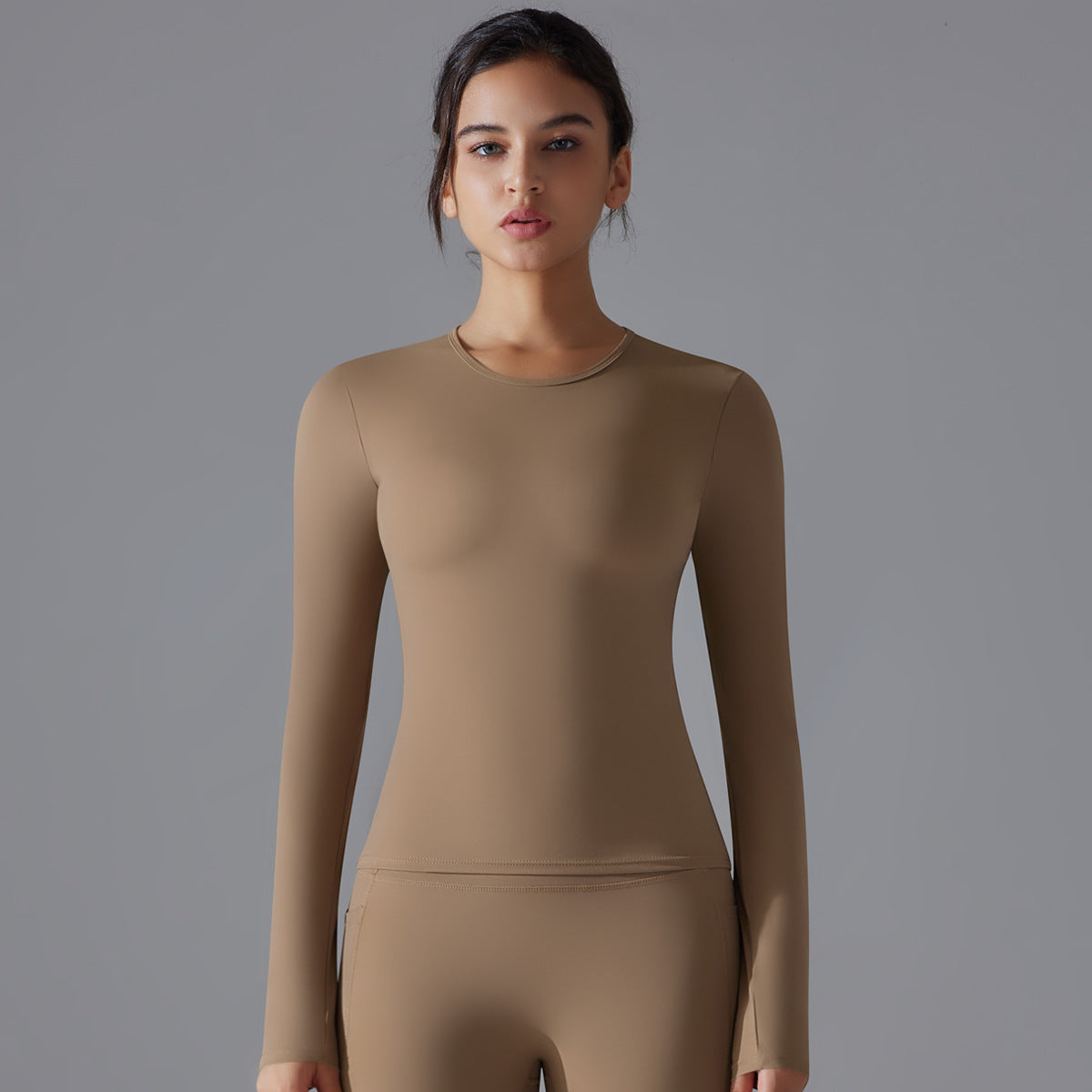 Long-sleeved, double-sided brushed, long yoga wear, breathable and suitable for sports.