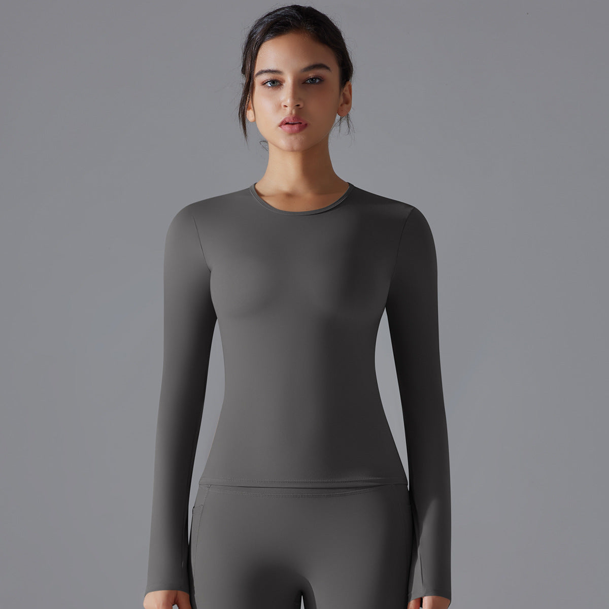 Long-sleeved, double-sided brushed, long yoga wear, breathable and suitable for sports.
