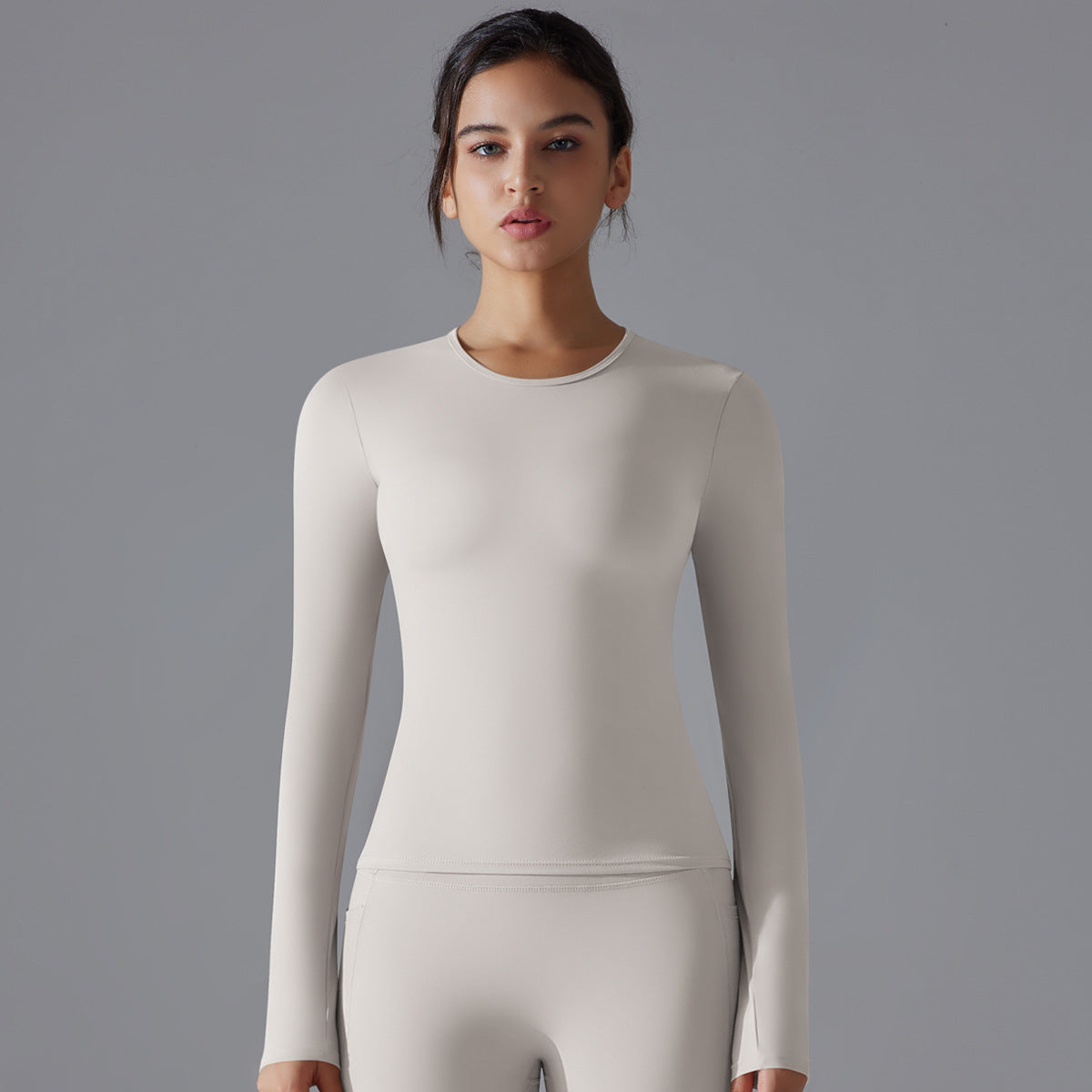 Long-sleeved, double-sided brushed, long yoga wear, breathable and suitable for sports.